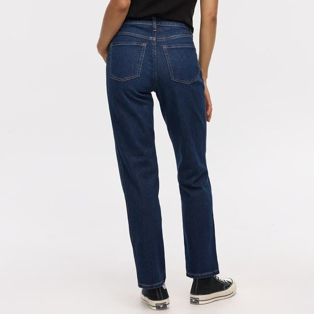 NEW Reitmans Classic Straight Leg Mid-Rise Med Denim Petite Jeans Size 35P